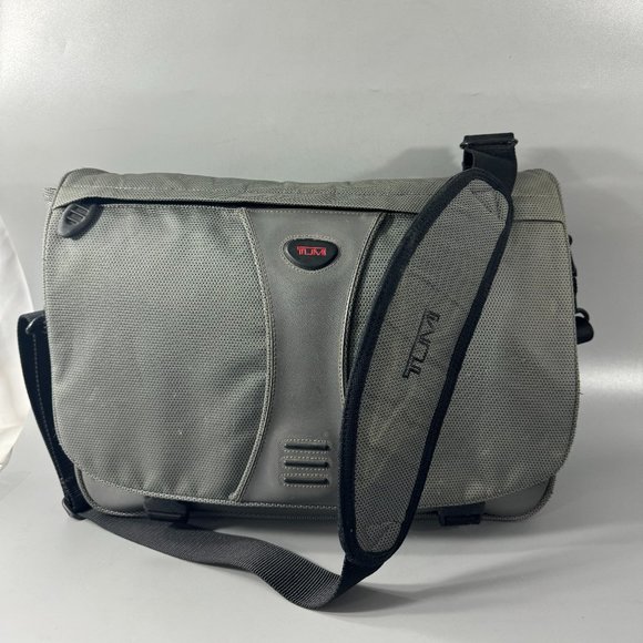 TUMI 508PW Tech Ballistic Expendable Messenger/Laptop Bag, Gray/Black